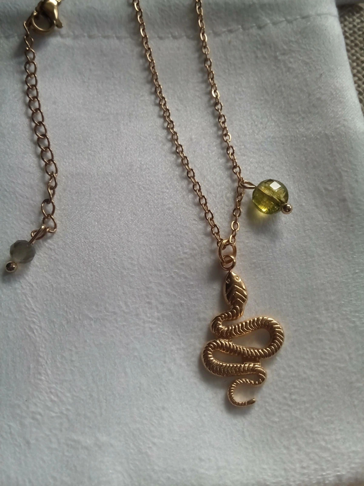 Collier serpent et pierre de péridot naturelle à facettes – photo 3